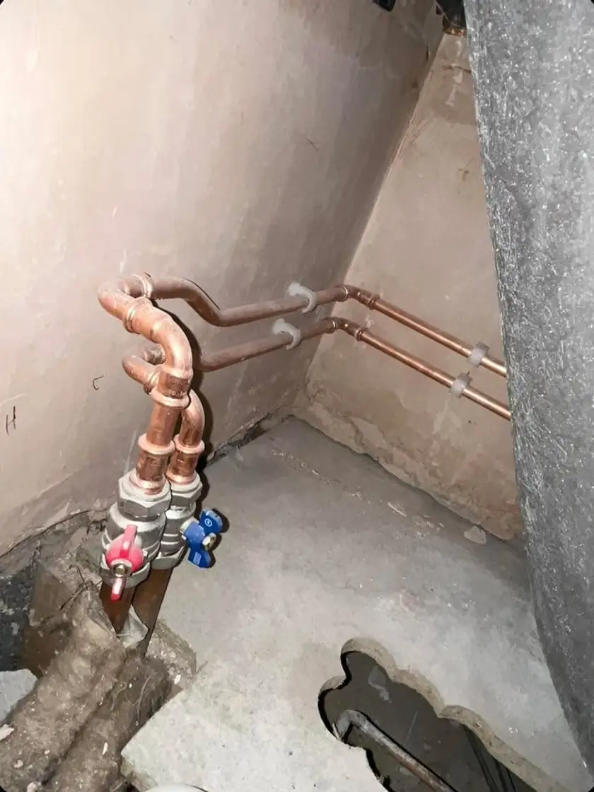 Hot and cold copper pipework with isolation valves